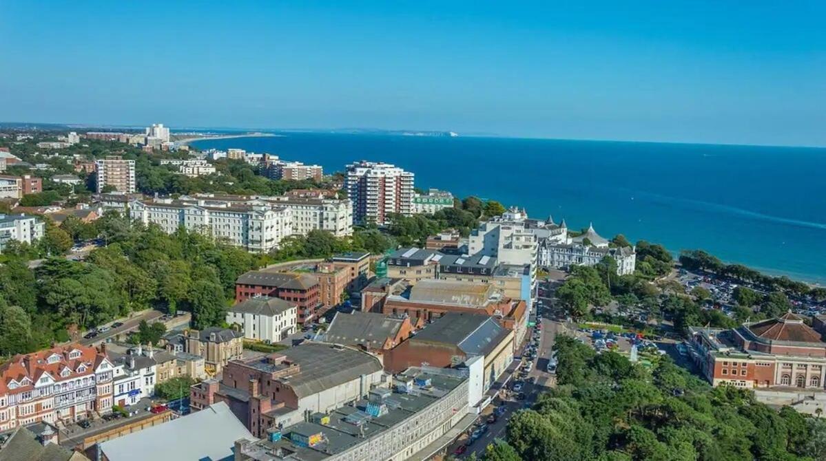 Flat-C, 4 Adults, 20 Mins To Beach, Netflix, Wifi, Sleeps 4 Adults Bournemouth Eksteriør billede