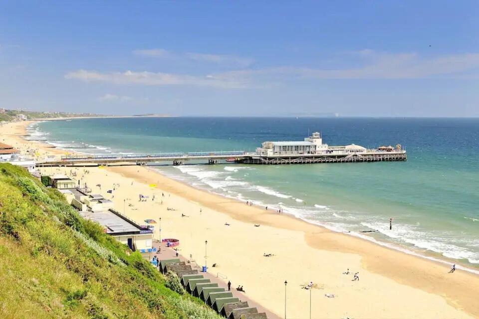 Flat-C, 4 Adults, 20 Mins To Beach, Netflix, Wifi, Sleeps 4 Adults Bournemouth Eksteriør billede